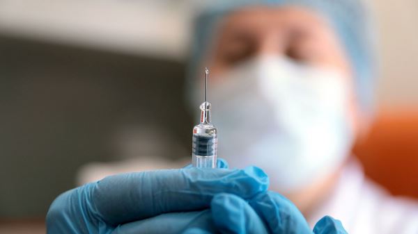 Появилась новая вакцина против омикрон-штамма